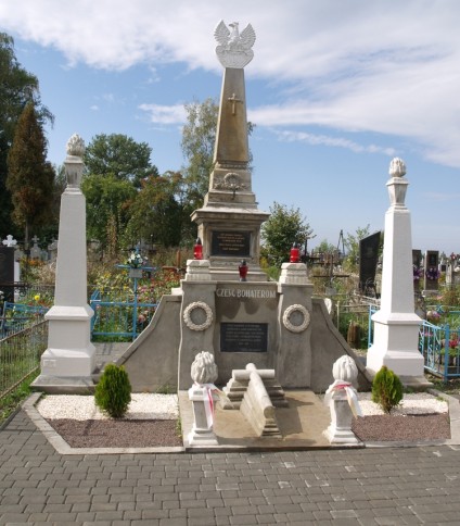 Grób Nieznanego Żołnierza oraz nowa tablica na nim