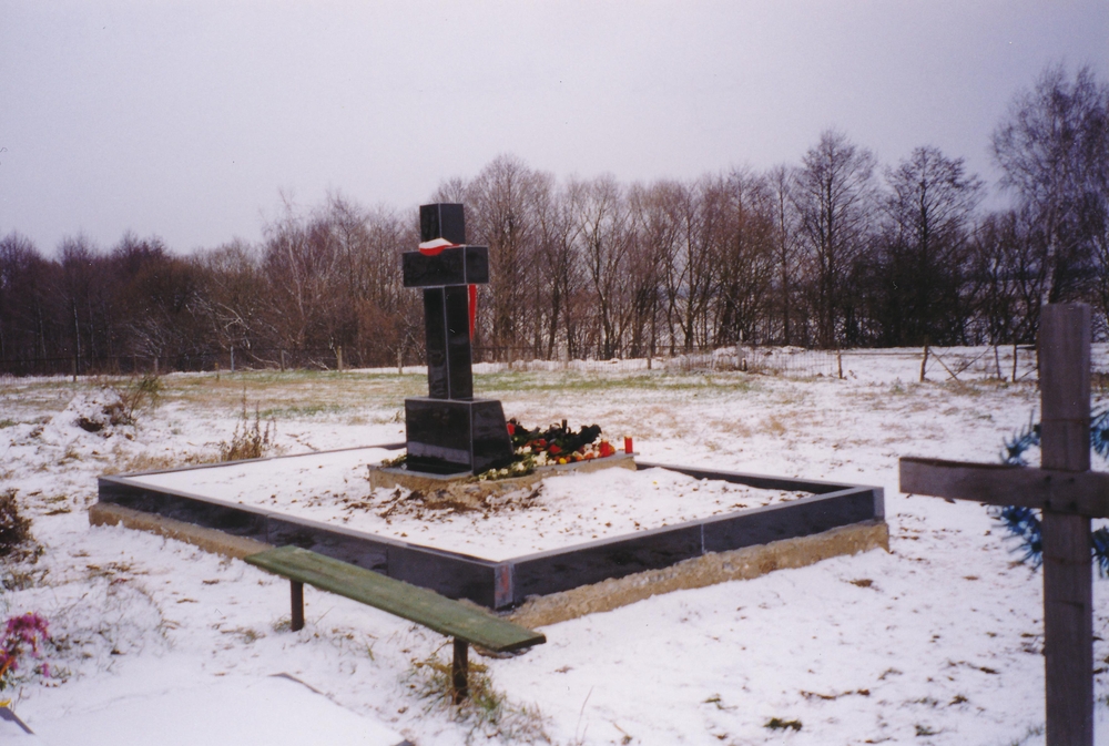 Grave of Polish soldiers killed at Zwiahl in the Polish-Bolshevik war