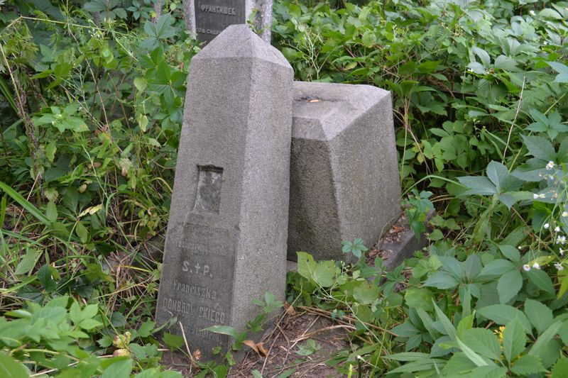 Tombstone of Frantsisk Dombrovsky, Baykova cemetery in Kiev, as of 2021.