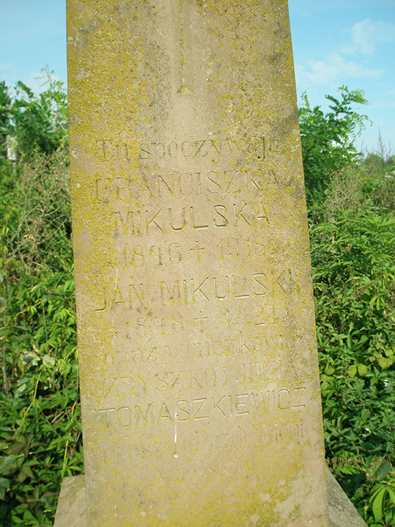Inscription from the gravestone of Franciszka and Jan Mikulski, Józefa and Zbigniew Tomaszkiewicz, cemetery in Celejów