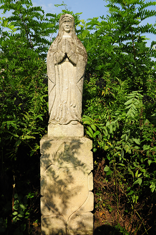 Tombstone of Magdalena Oświcińska, cemetery in Celejów