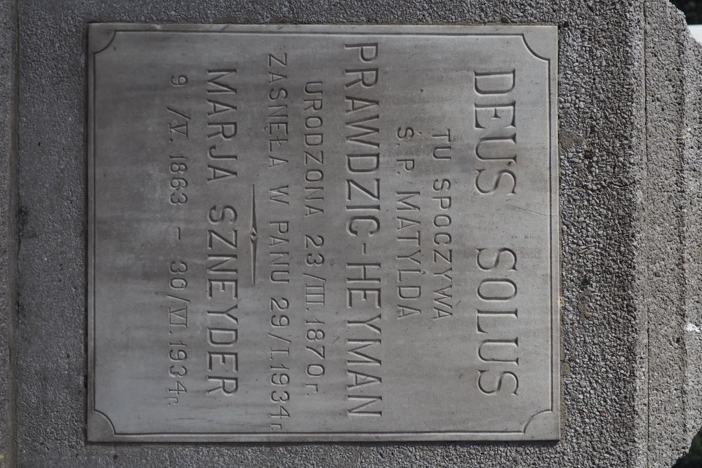 Tombstone of Matilda Prawdzic-Heyman and Maria Szneyder
