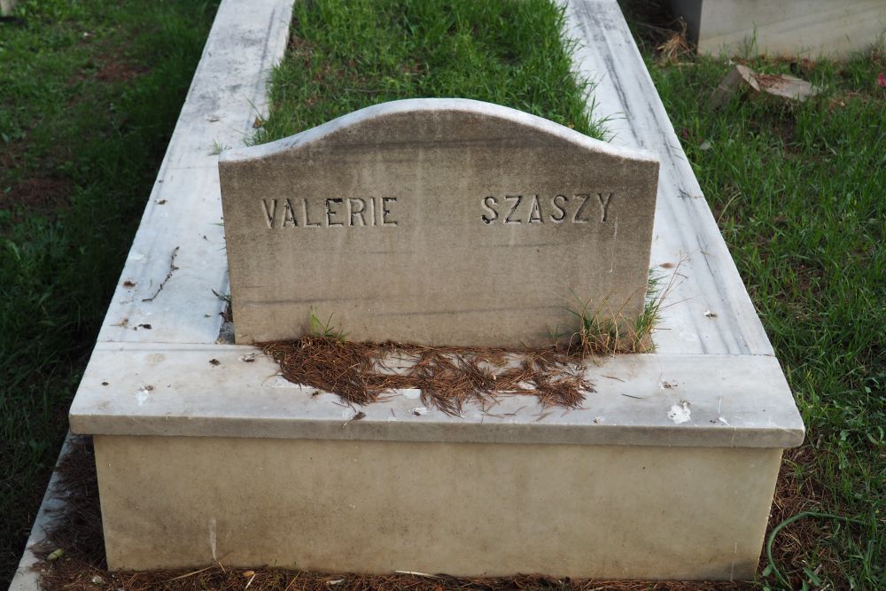 Tombstone of Valerie Shasha