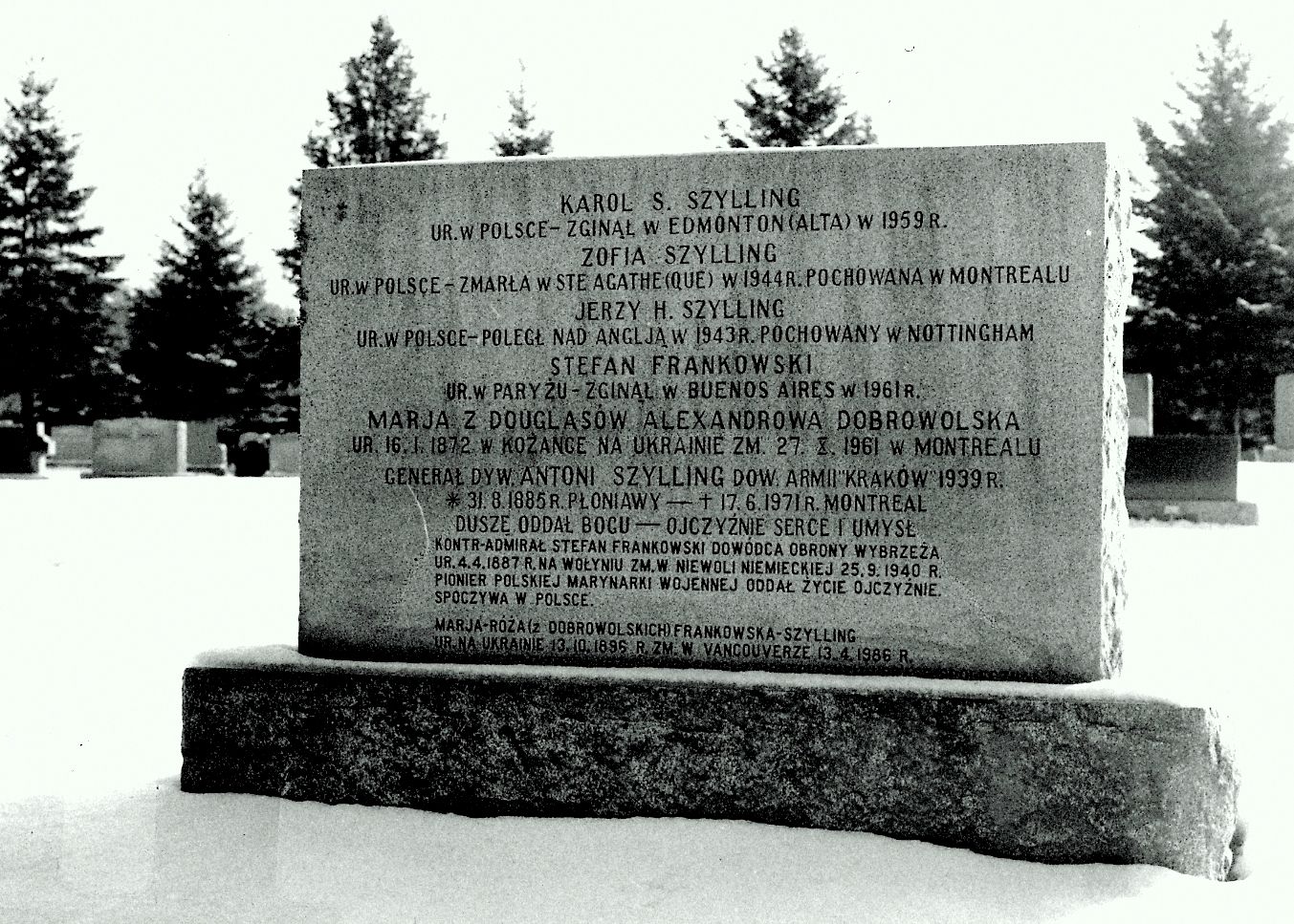 Fotografia przedstawiająca Groby polskich generałów w Kanadzie