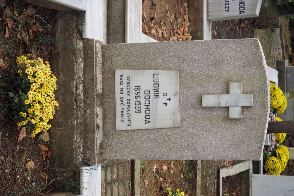 Tombstone of Ludwik Dochod