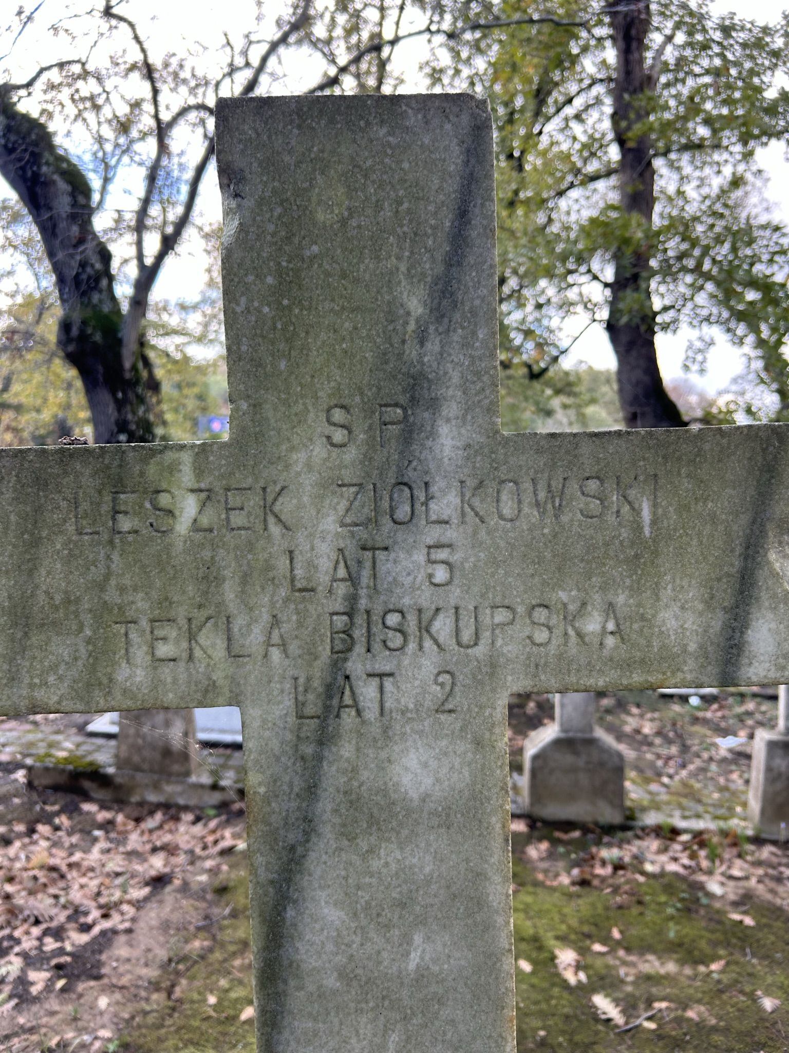 Inscription from the tombstone of Leszek and Tekla Ziółkowski, Catholic cemetery in Adampol