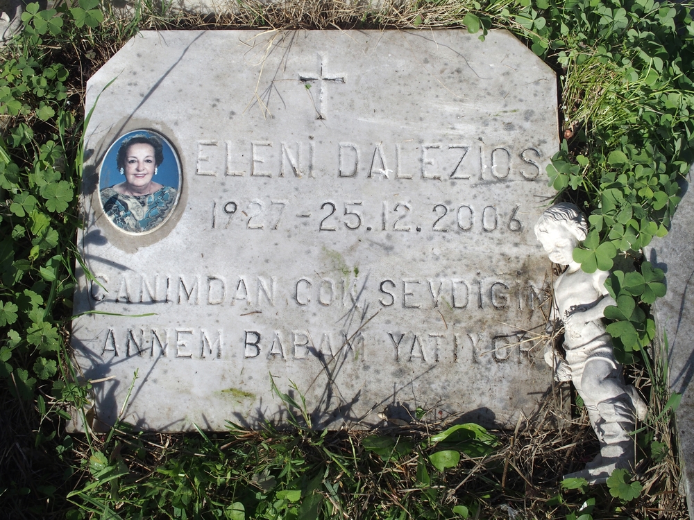 Gravestone plaque of Eleni Dalezios and Petkus Biskovski, Feriköy Catholic cemetery in Istanbul