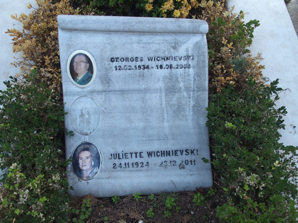 Inscription of the gravestone of Julietta and Georges Vichnievsky, Feriköy Catholic Cemetery, Istanbul