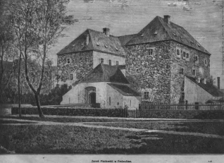 Rycina ruin zamku piastowskiego we Freiwaldau. Budowla ma kamienne mury, liczne okna i spadzisty dach. Zamek otaczają drzewa i płot.