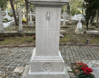 Nagrobek Antoniego Wieruskiego, cmentarz katolicki w Adampolu