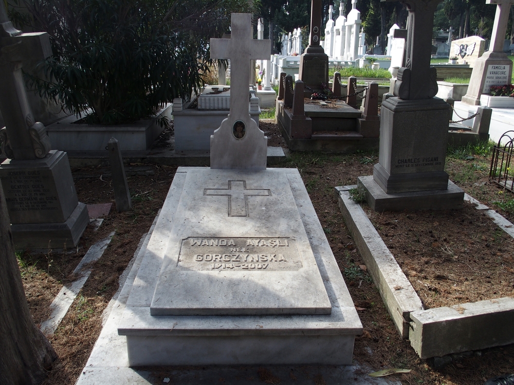 Tombstone of Wanda Ayaşli, Feriköy Catholic Cemetery, Istanbul