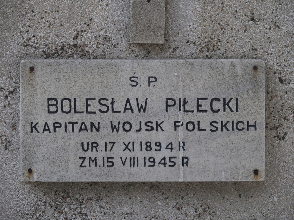 Inscription of Bolesław Piłecki's tombstone, Feriköy Catholic Cemetery in Istanbul