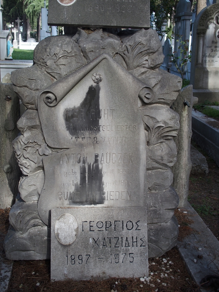 Inscription of the tombstone of Ernestine and Anton Bauczek, Georgios Hatzidis, Feriköy Catholic Cemetery, Istanbul