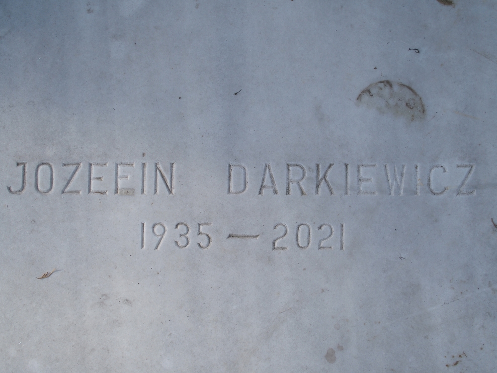 Inscription of the gravestone of Josephine and Olga Darkievich, Feriköy Catholic Cemetery, Istanbul