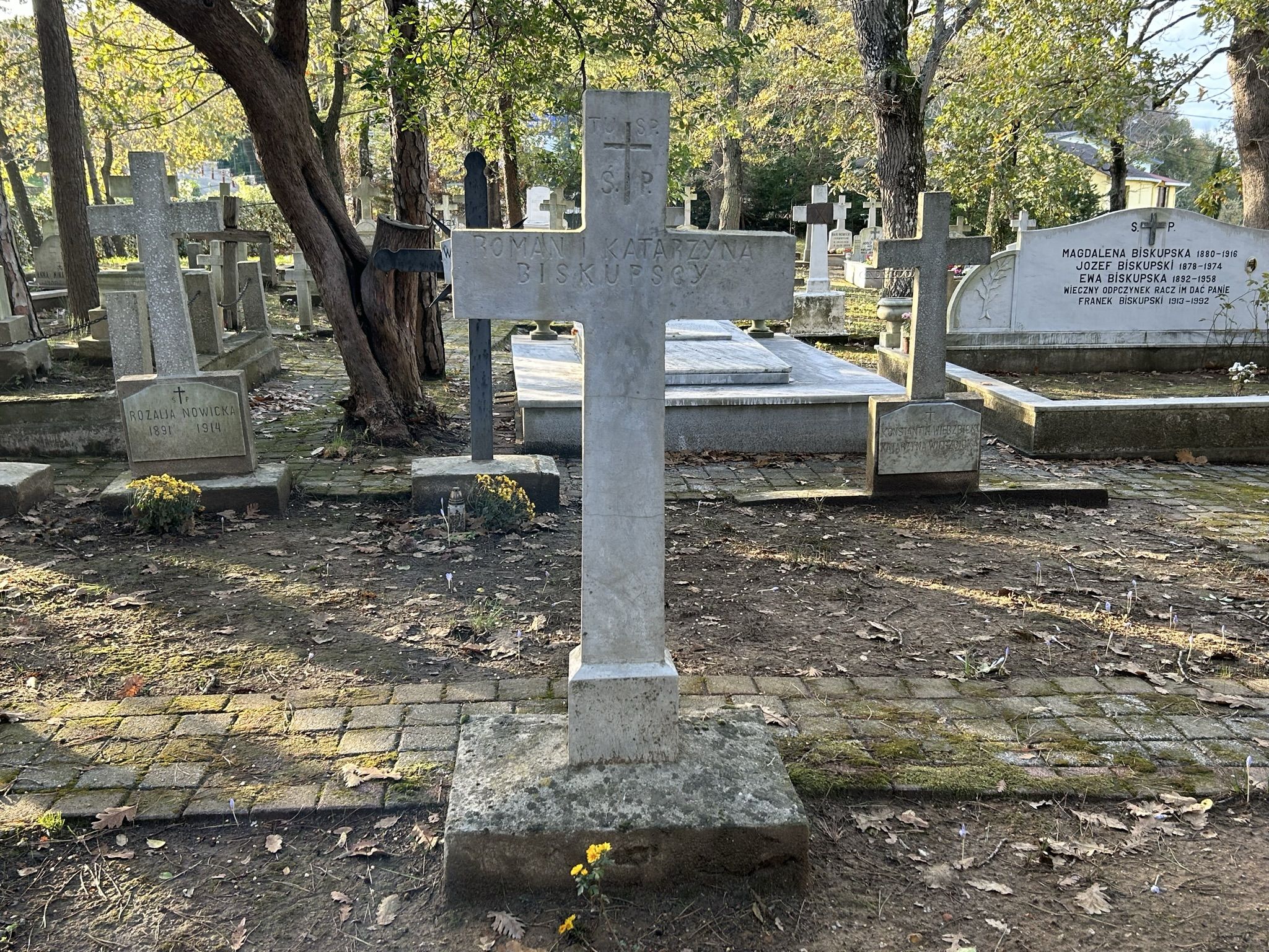 Tombstone of Roman and Catherine Biskupski, Catholic cemetery in Adampol