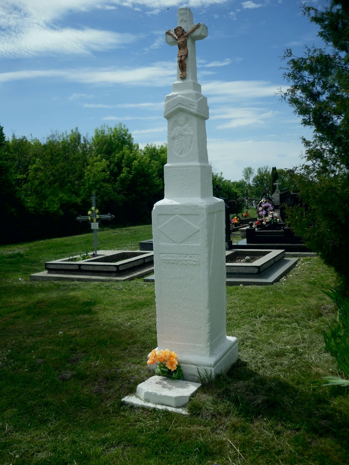 Votive monument to Anna and Jan Bezuszko, cemetery in Draganovka
