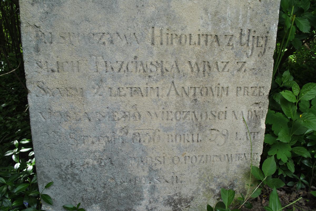 Inskrypcja z nagrobka Hipolity i Antoniego Trzcińskich, cmentarz w Daraganówce
