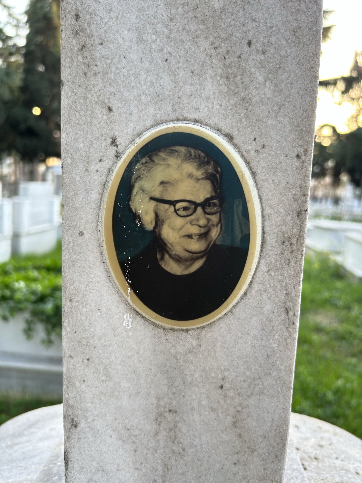 Photograph from the tombstone of the Kendjinski family, Catholic cemetery in Feriköy