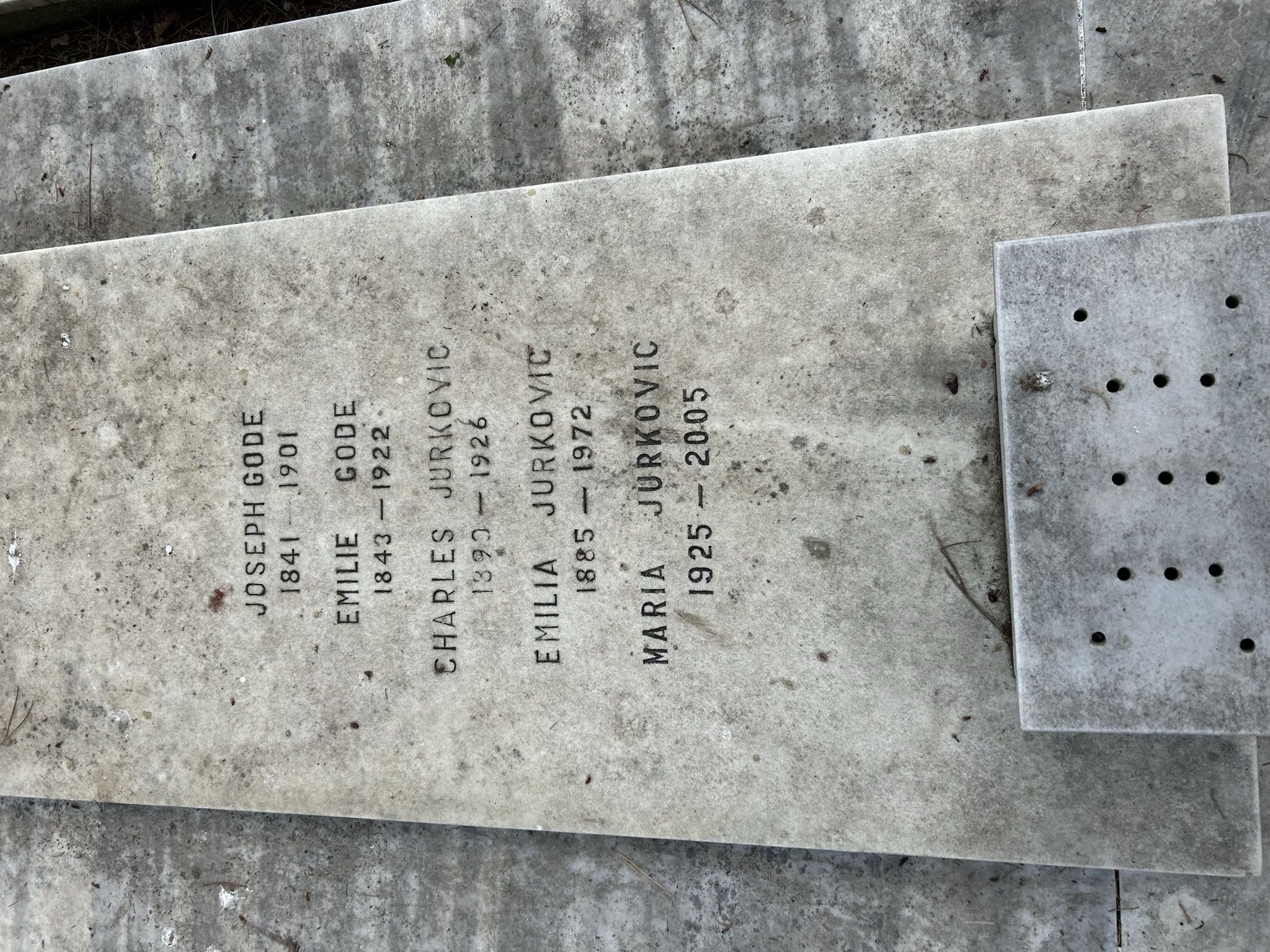 Inscription from the tombstone of the Jurkovic family, Catholic cemetery in Feriköy