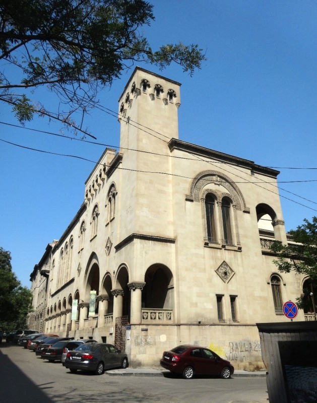 View from the south of the former Noble Land Bank building. At present, it houses, among others: Book Museum and the Polish Library established on the initiative of the Polish Institute in Tbilisi