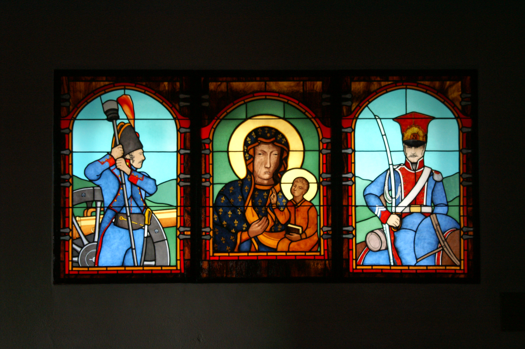The stained glass window in the hermitage at the Pass, made through the efforts of the Ministry of Culture and National Heritage and the Embassy of the Republic of Poland in Madrid in 2008,