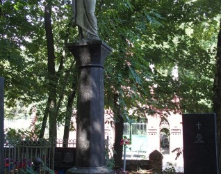 Nagrobek Amelii Platzer, cmentarz Bajkowa w Kijowie, stan z 2021.