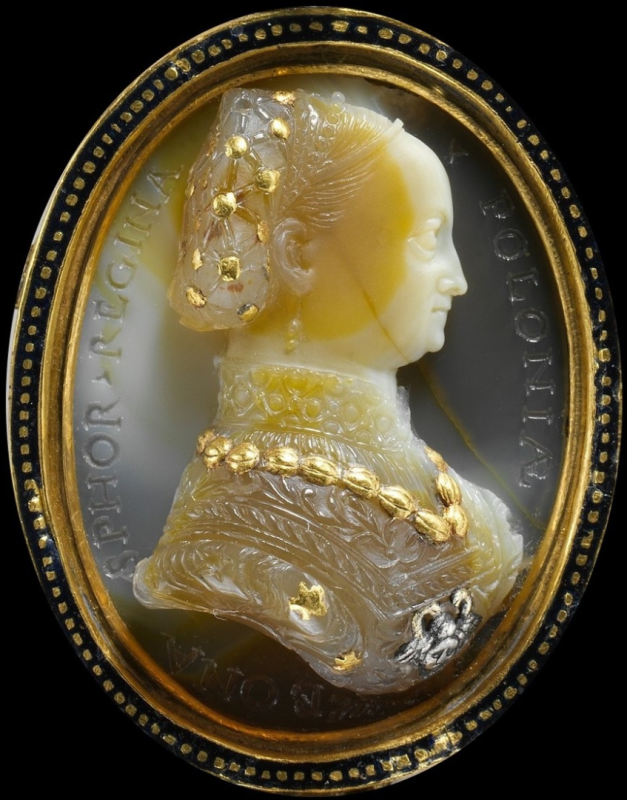 Photo montrant Cameo with portrait of Queen Bona Sforza from the collection of New York\'s The Metropolitan Museum of Art