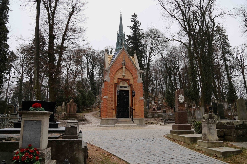 Fotografia przedstawiająca Chapel of the Krzyzanowskis in Lychakiv Cemetery in Lviv