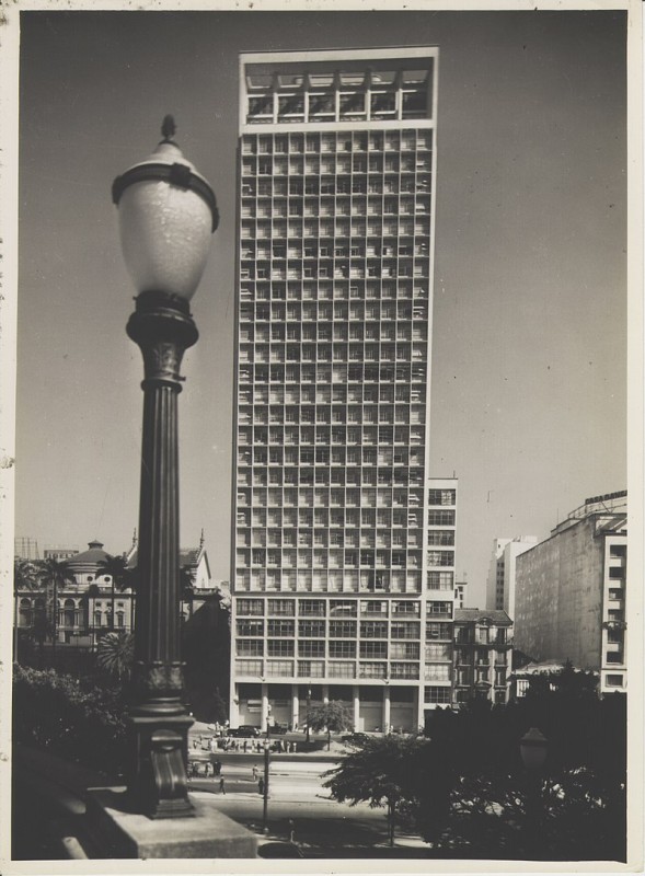 Fotografia przedstawiająca CBI Esplanada Lucjan Korngold skyscraper in São Paulo