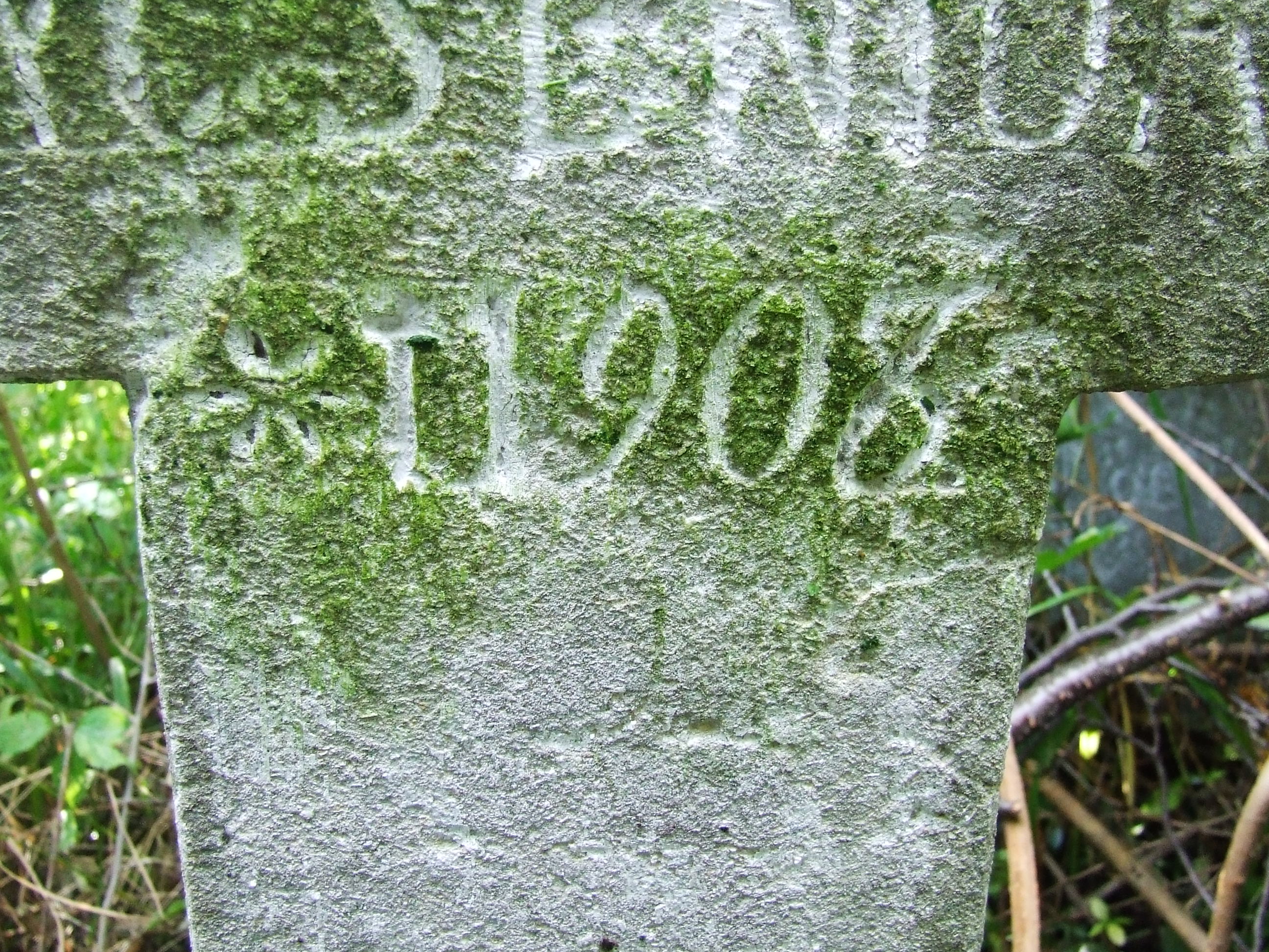 Nagrobek Henryka Seniuka, cmentarz w Snowidowie, stan z 2006r.