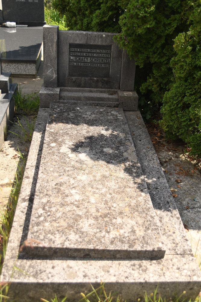 Grób polskiego oficera na cmentarza Mirogoj