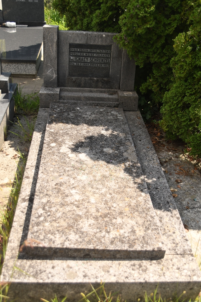 Grave of a Polish officer in Mirogoj cemetery