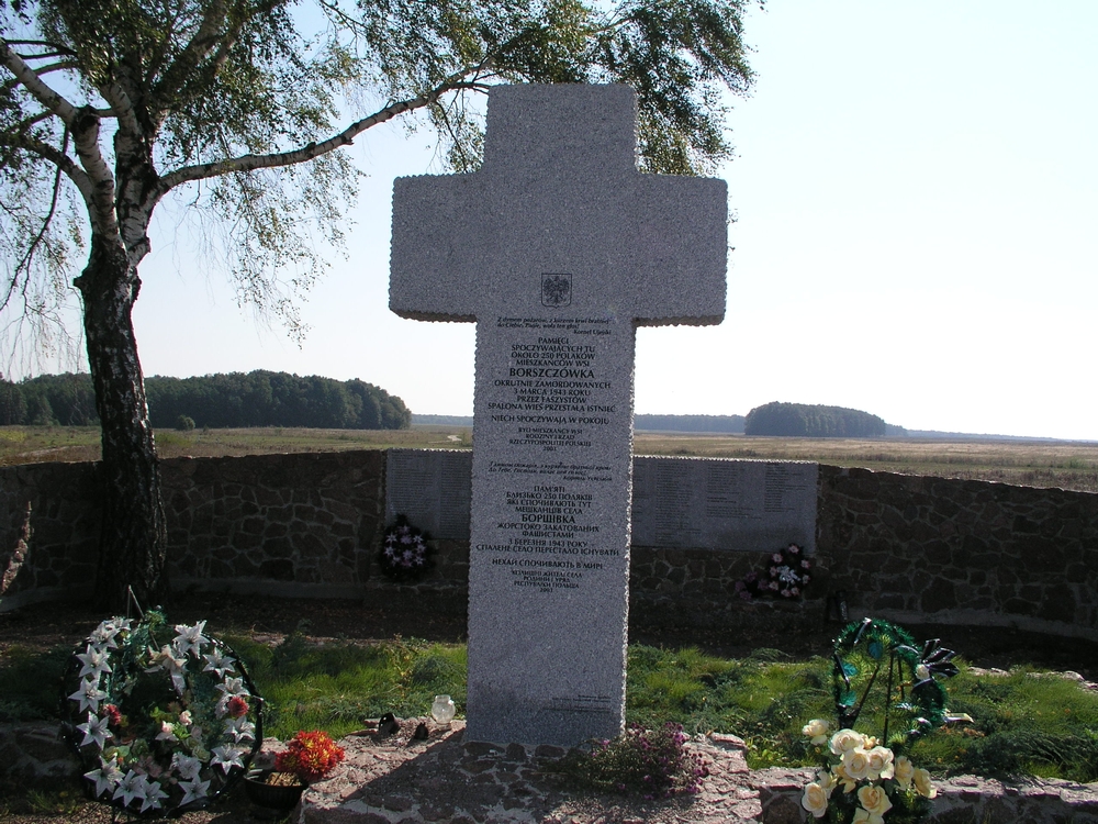 Grób Polaków zamordowanych przez Niemców i policję ukraińską w 1943 r.