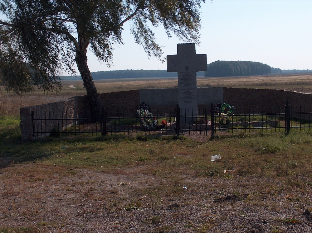 Grób Polaków zamordowanych przez Niemców i policję ukraińską w 1943 r.