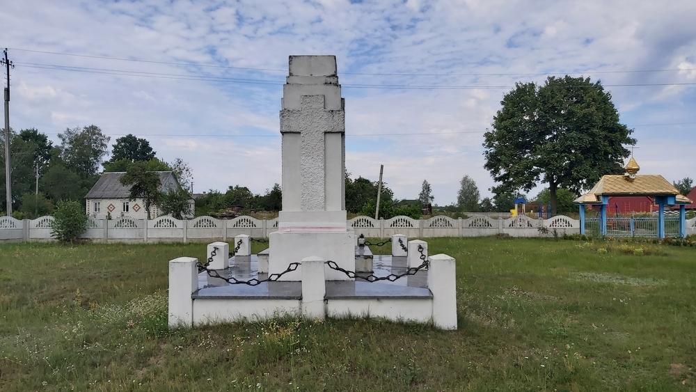 Grave of Polish legionaries in the churchyard cemetery