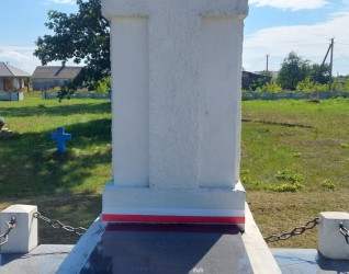 Grób legionistów polskich na cmentarzu przycerkiewnym