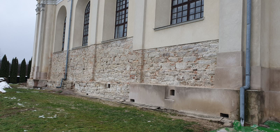 Photo montrant Conservation work at Holy Trinity Church in Mikulinets (Ukraine)
