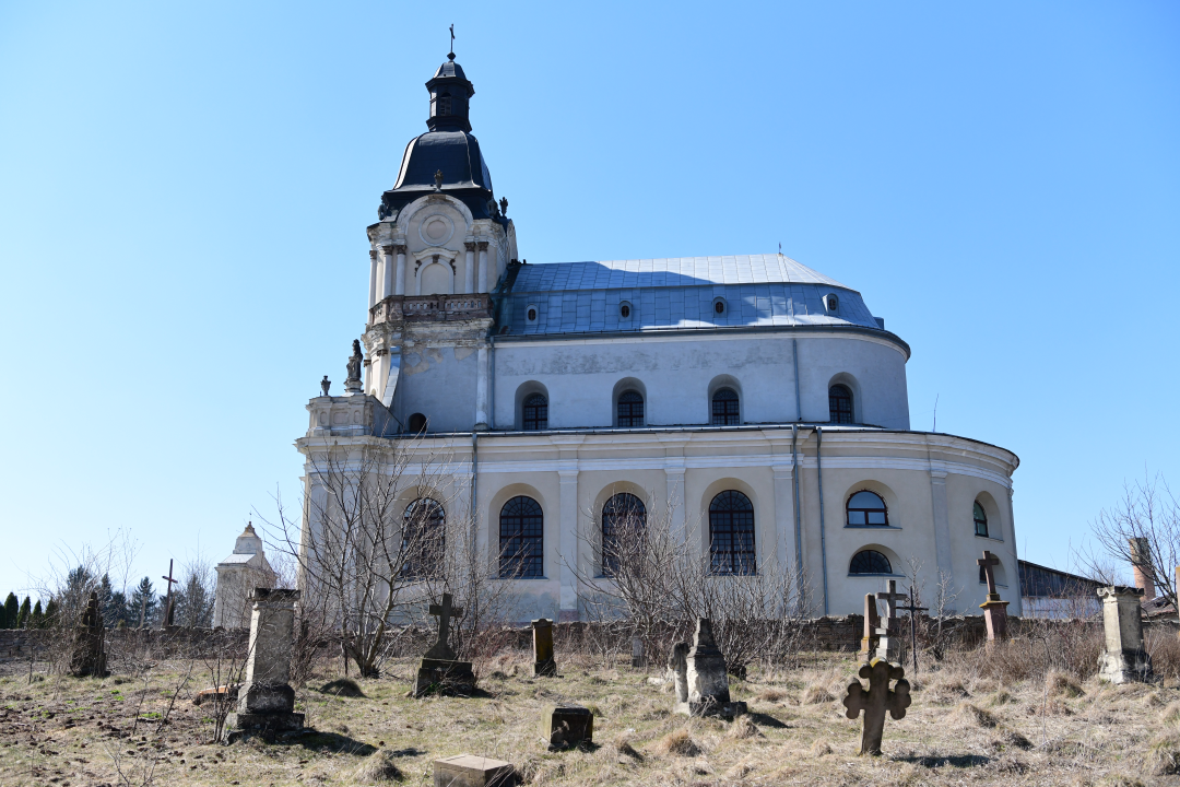 Fotografia przedstawiająca Prace konserwatorskie w kościele pw. Świętej Trójcy w Mikulińcach (Ukraina)