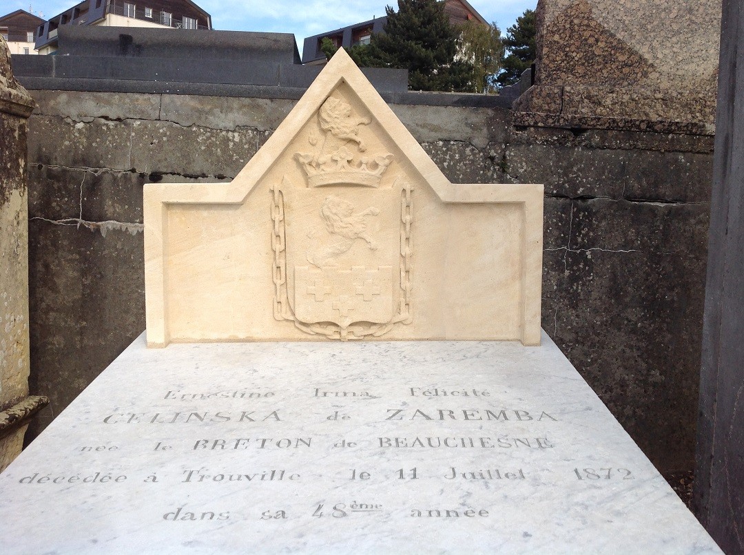 Fotografia przedstawiająca Conservation and restoration of stone gravestones in cemeteries in France