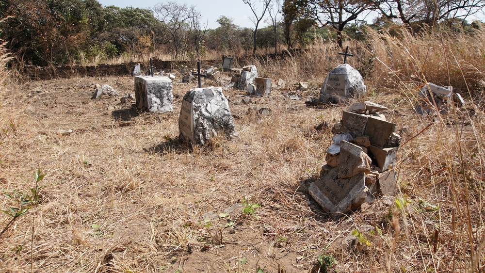 Fotografia przedstawiająca Polska kwatera na cmentarzu w Mbala (Zambia)
