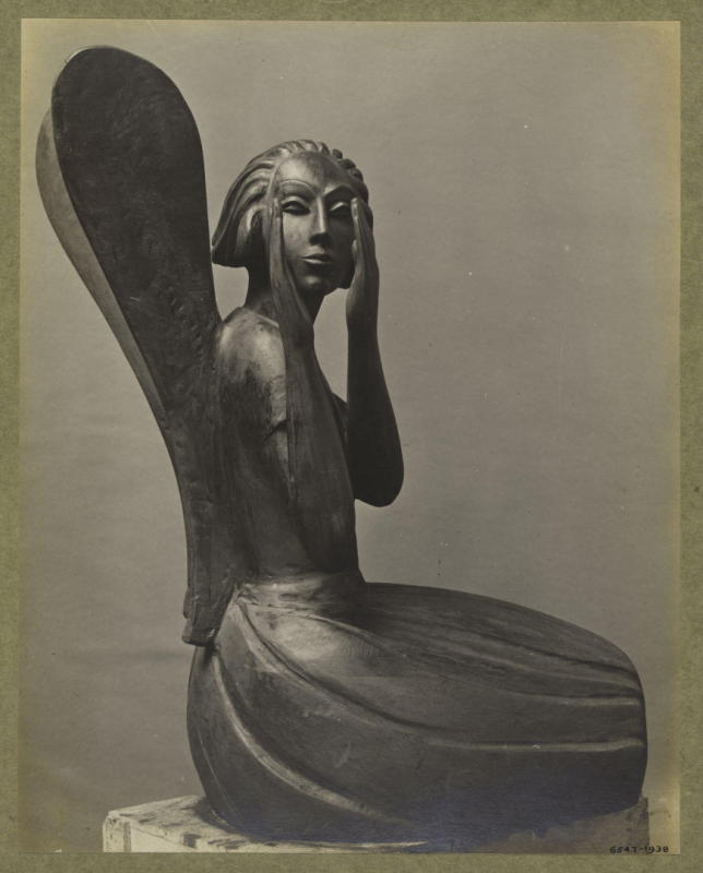 Fotografia przedstawiająca Sculpture \"Black Angel\" by Maria Lednicka-Szczytt