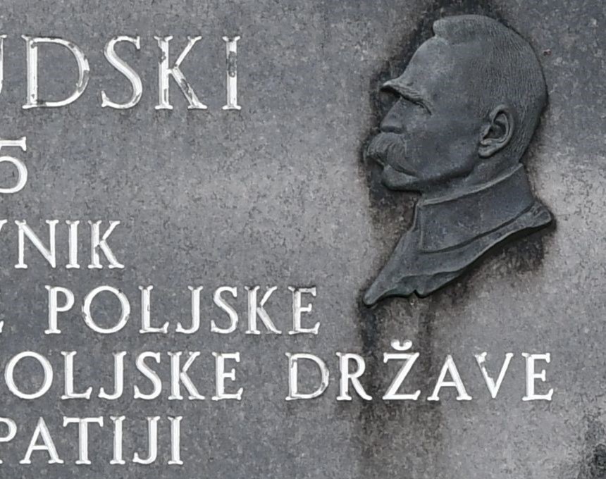 Photo showing Plaque commemorating Józef Piłsudski