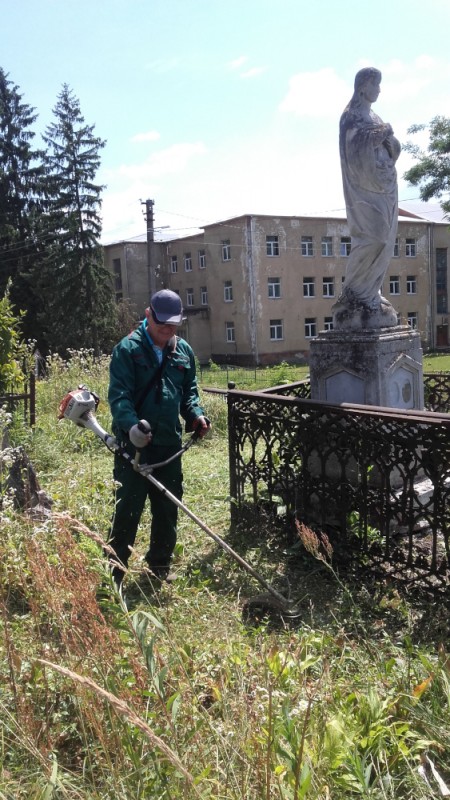 Fotografia przedstawiająca Maintenance and cleaning work in Nemirov