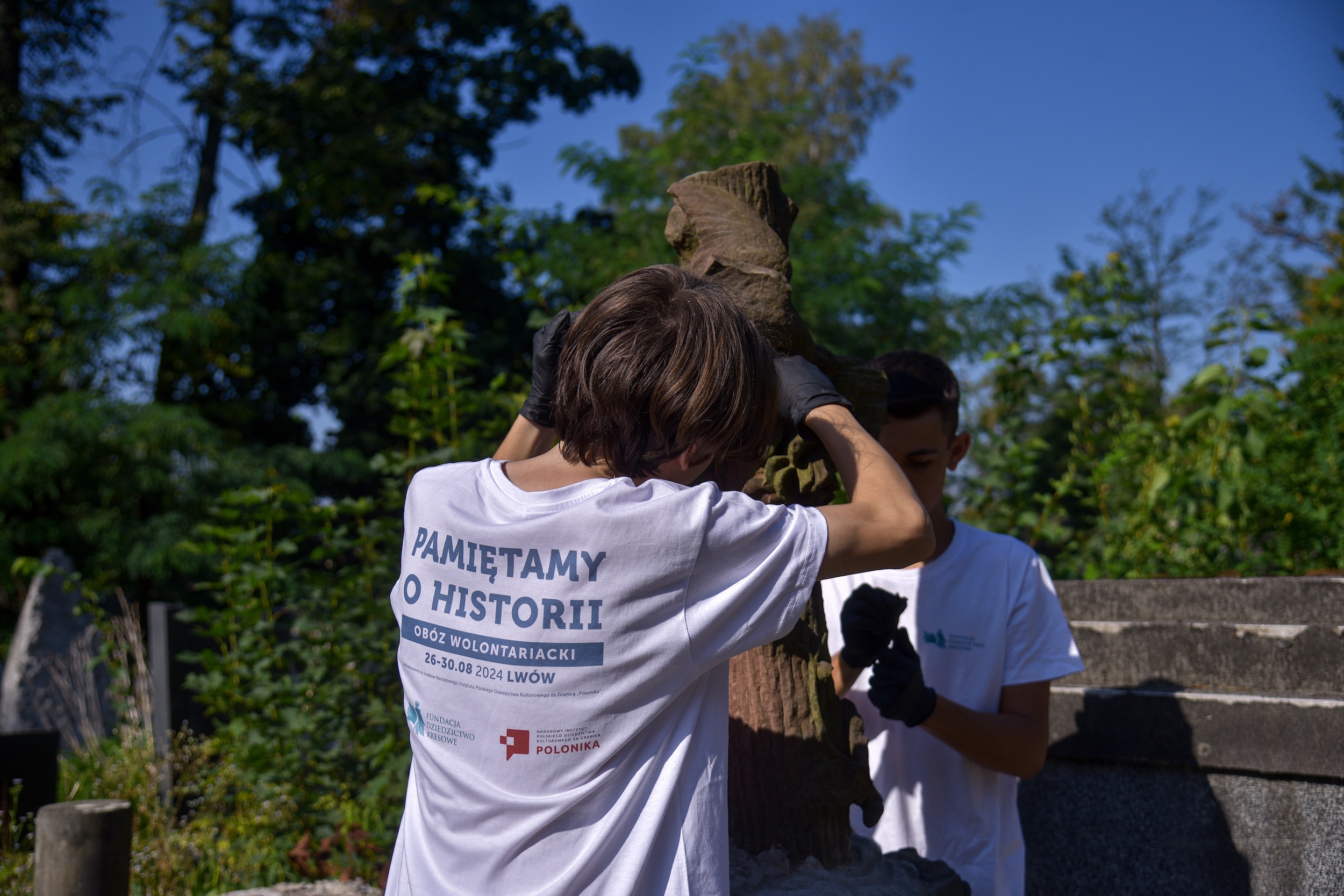 Photo showing Cleaning work at Yanivska cemetery in Lviv