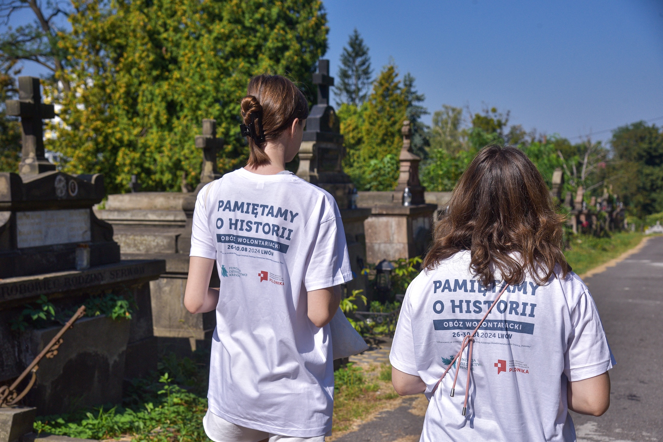 Photo showing Cleaning work at Yanivska cemetery in Lviv