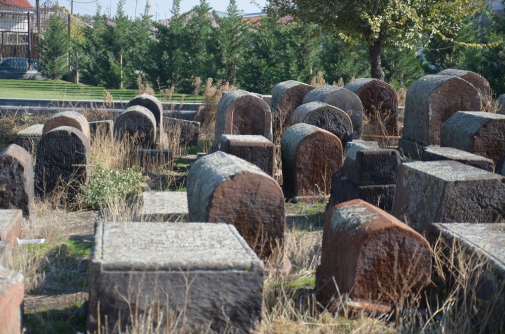 Photo montrant Documentation and inventories of gravestones in Armenia