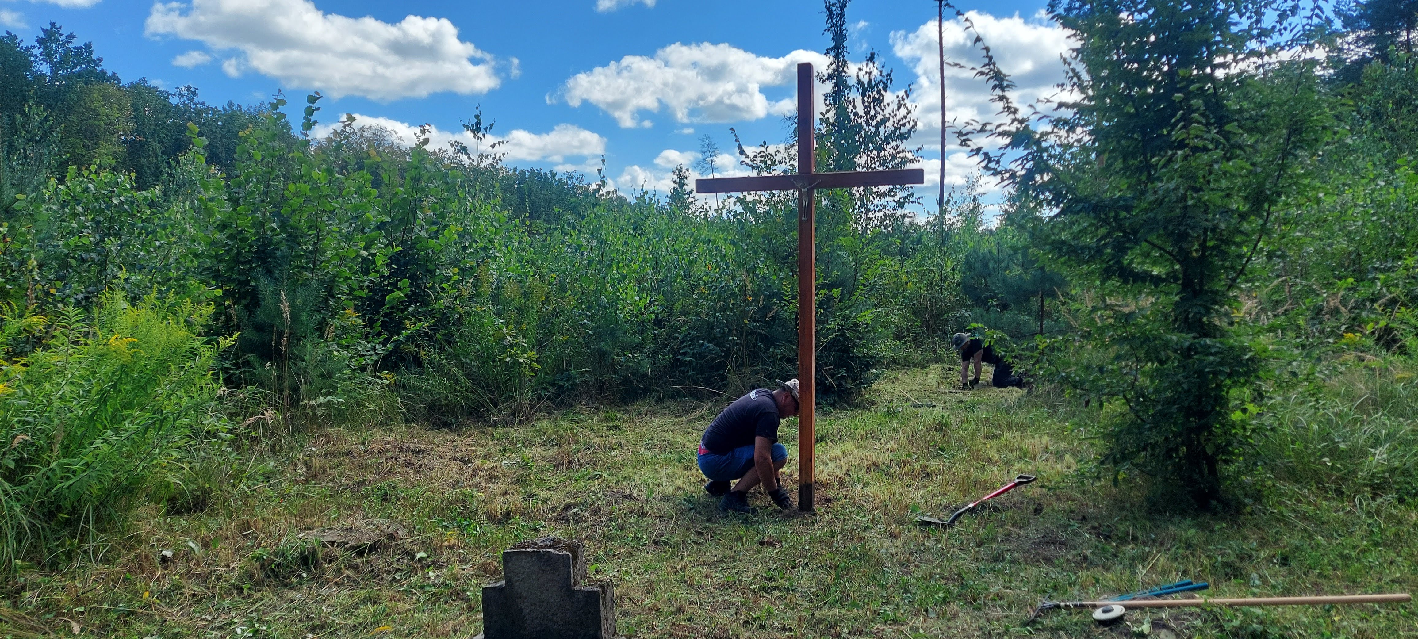 Photo showing Cleaning of cemeteries in Kowel, Kostyukhivka, Kolki and others