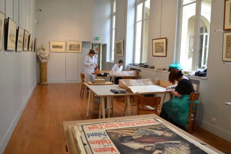 Photo montrant Preservation and conservation of the collection of the Polish Library in Paris