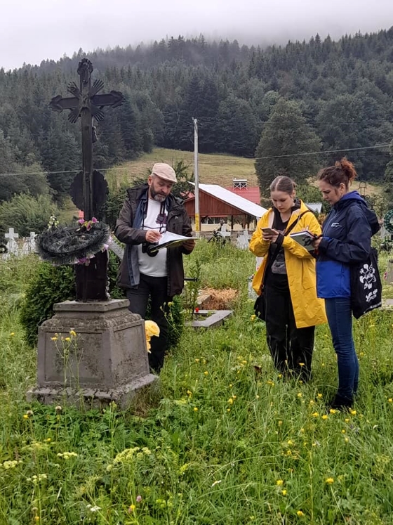 Photo showing Field documentation of the Polish cultural heritage in the cemeteries of Vikshany and Pojana Mikuli, Romania
