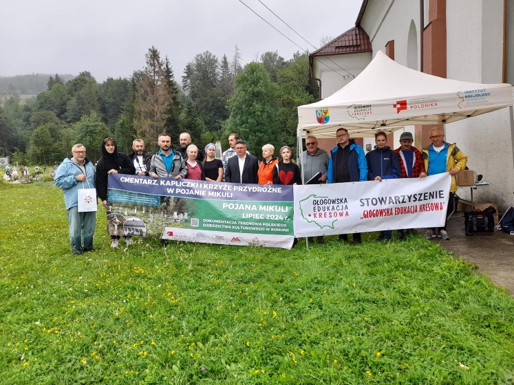 Photo showing Field documentation of the Polish cultural heritage in the cemeteries of Vikshany and Pojana Mikuli, Romania